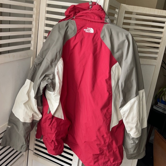 The North Face Ski/Snowboard jacket - Picture 7 of 7